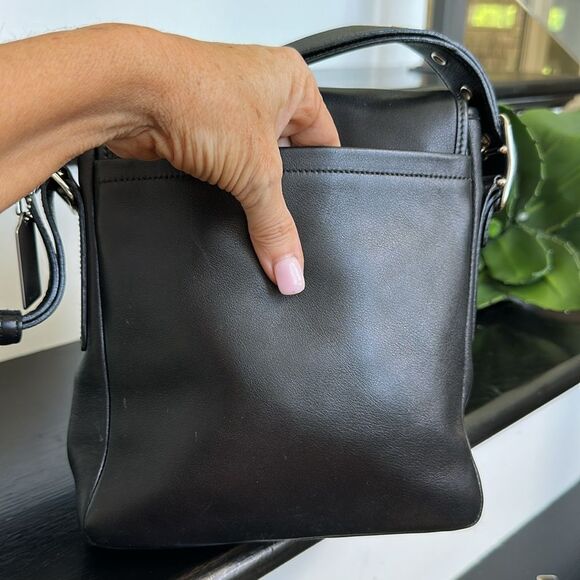 Coach genuine Leather Legacy Studio Flap Bag
Crossbody Shoulder Bag 9335 new - Picture 2 of 14